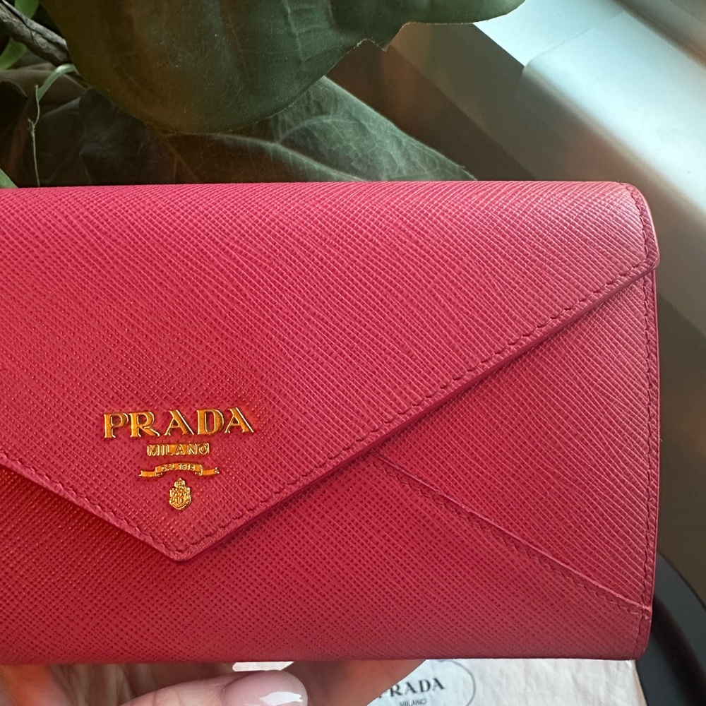 Prada 💕Magenta Envelope Wallet / Clutch with Gold Hardware - like new!! - Picture 14 of 15